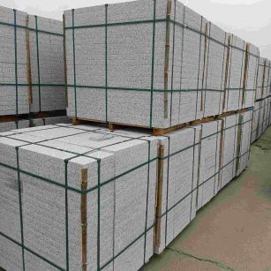 汕尾 白麻花岗岩石材荔枝面地铺石（300*600*50）