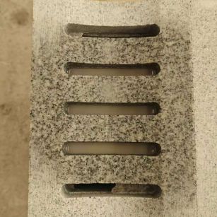 汕尾 芝麻白拉丝面花岗岩U型开槽排水槽