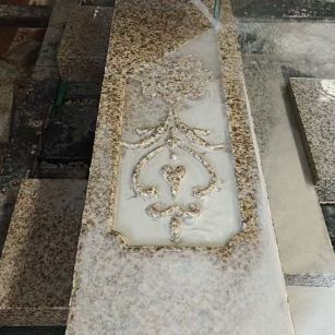 汕尾 黄金麻花岗岩异形加工雕刻栏杆大柱