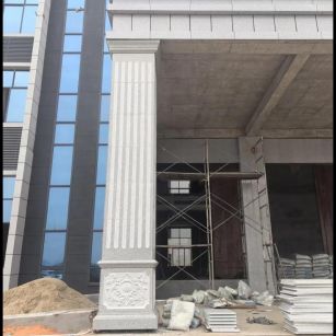 汕尾 芝麻白光面花岗岩门楼大柱（罗马柱）配雕花底座