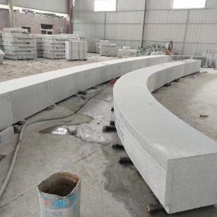 汕尾芝麻白花岗岩石板材 园林光面弧形坐凳