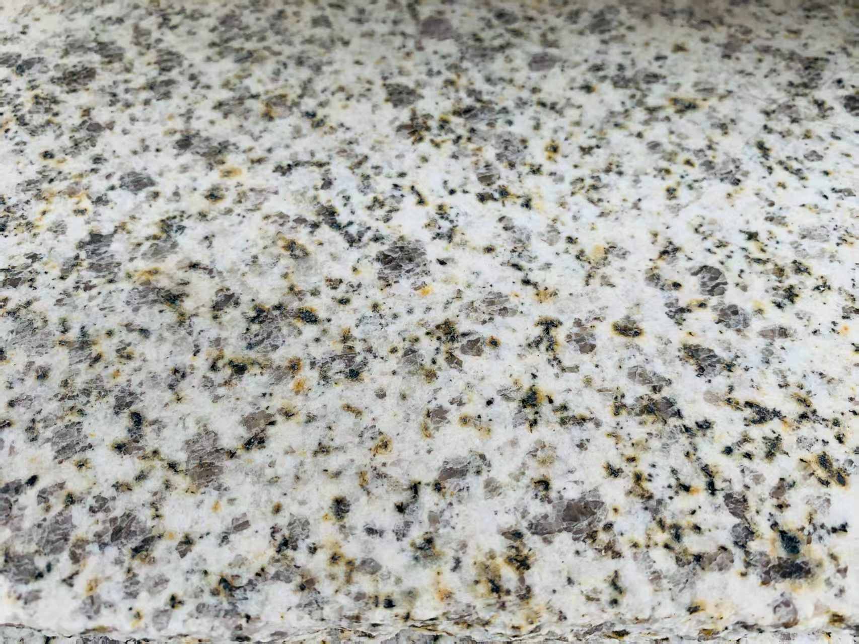 汕尾 黄金麻花岗岩石材浅黄光面