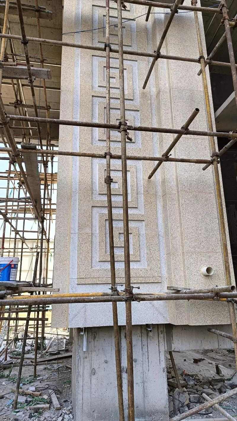 汕尾 黄金麻花岗岩别墅外墙干挂回纹造型效果