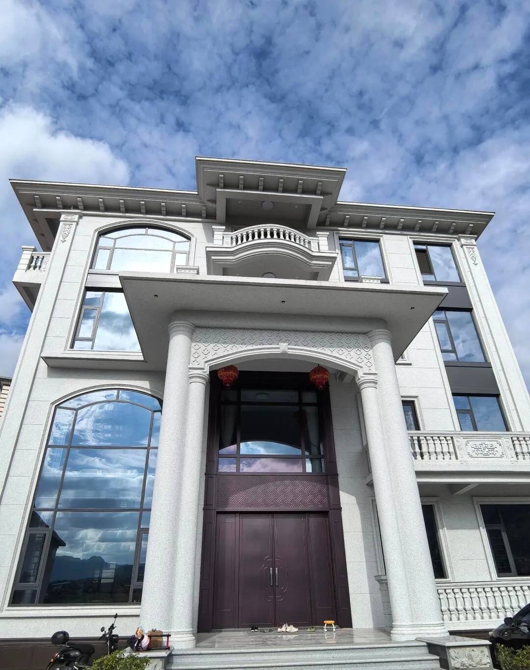 汕尾白麻别墅外墙干挂石材效果示例