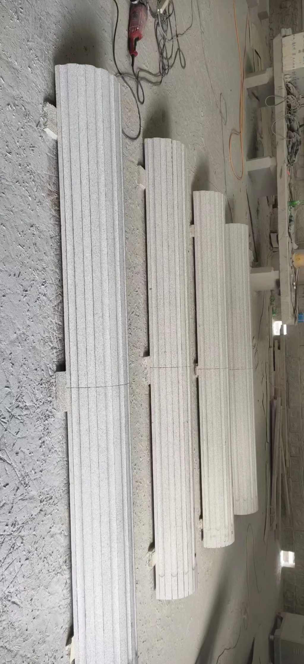 汕尾 花岗岩厂家带你看白麻花岗岩门楼大柱柱皮