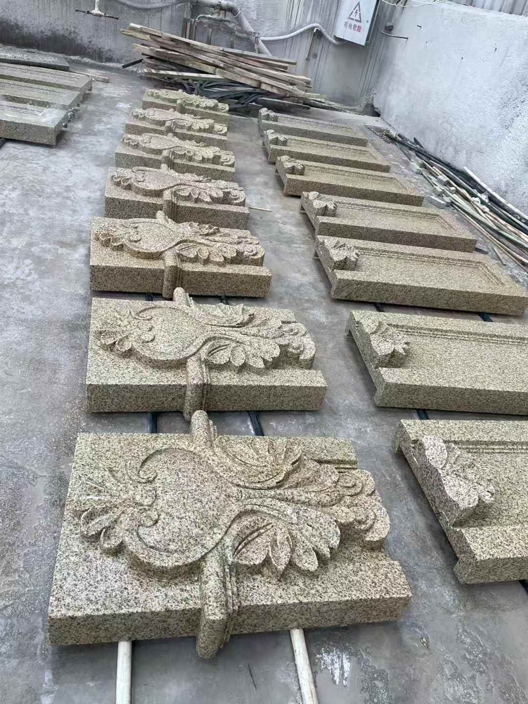 汕尾 黄金麻花岗岩别墅外墙雕刻板