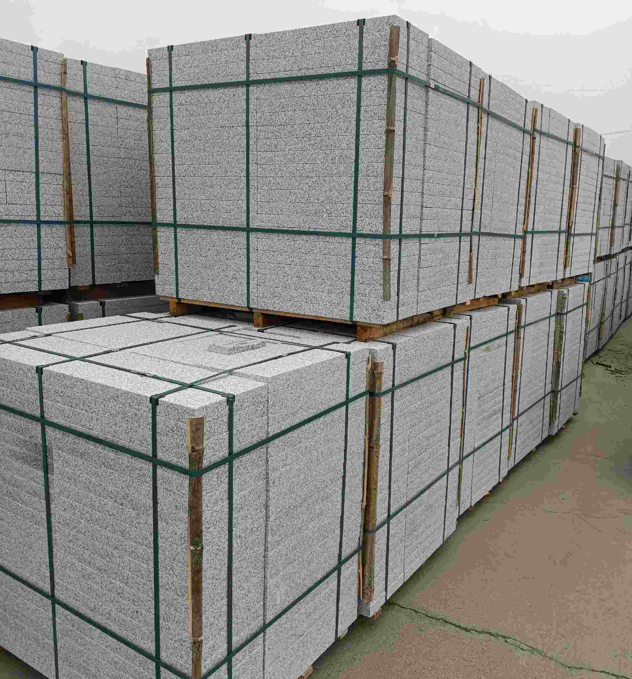 汕尾 白麻花岗岩石材荔枝面地铺石（300*600*50）