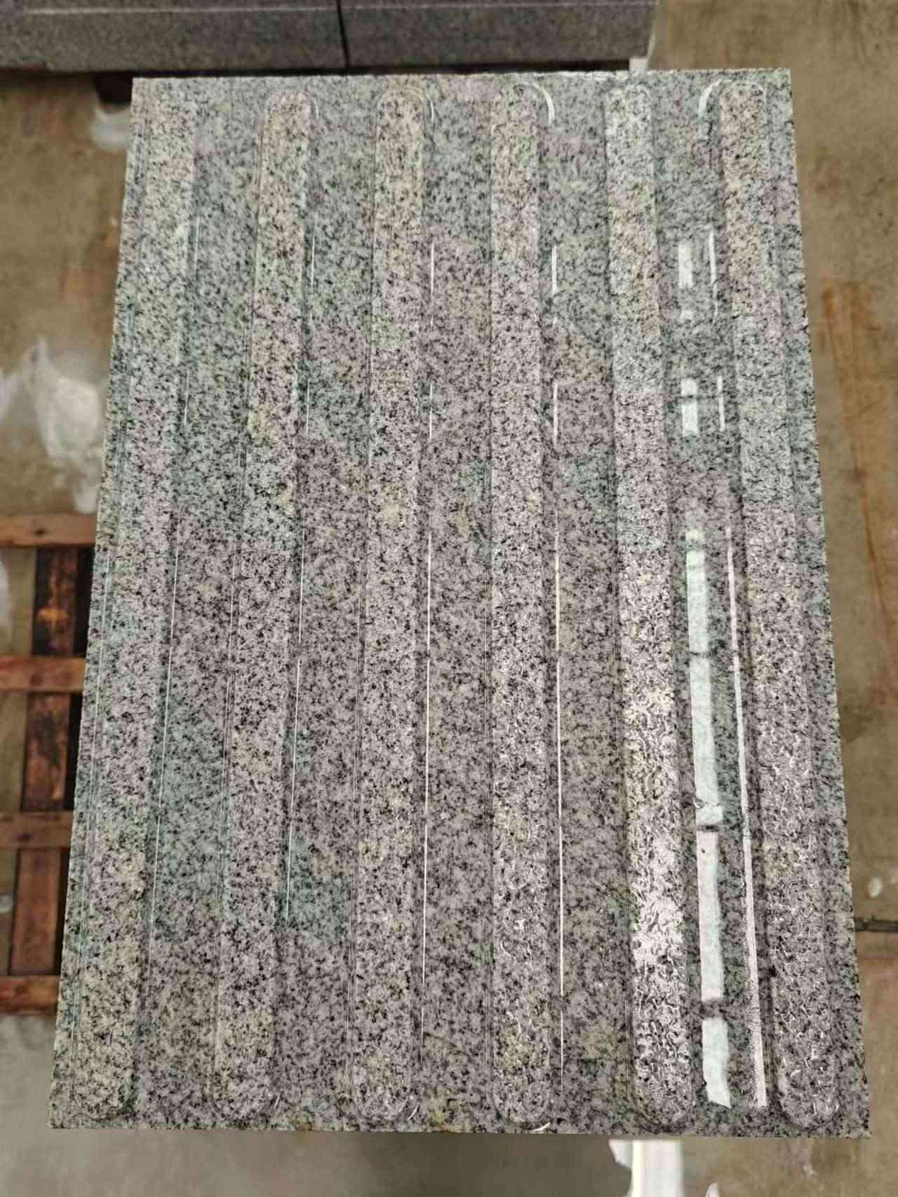 汕尾 芝麻白花岗岩荔枝面雕刻盲道，盲条