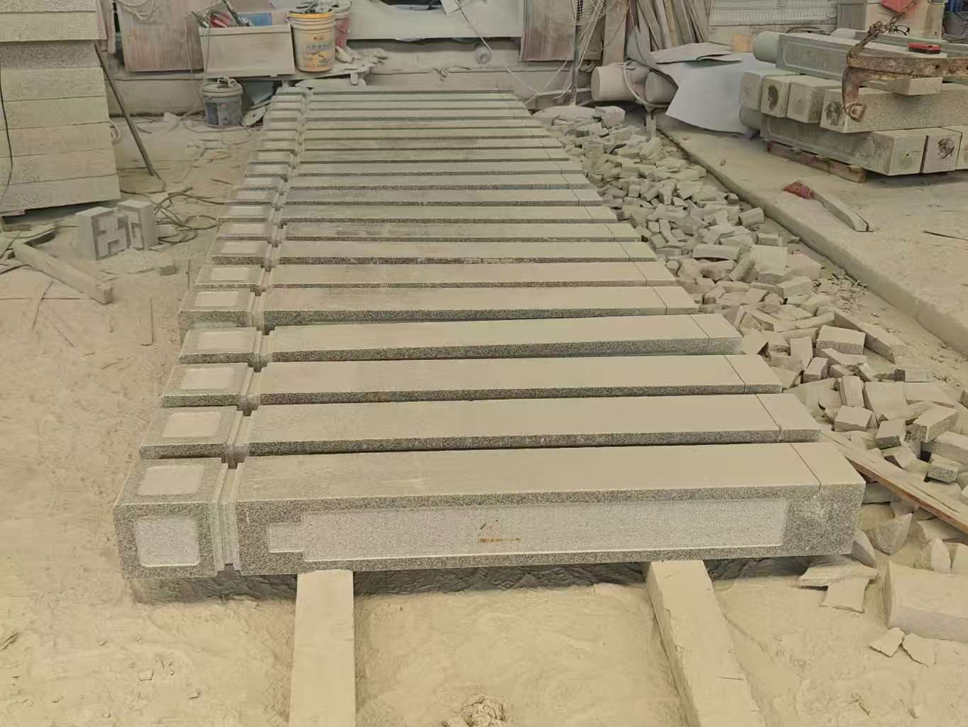 汕尾 芝麻白异形加工雕刻-栏杆大柱，方柱