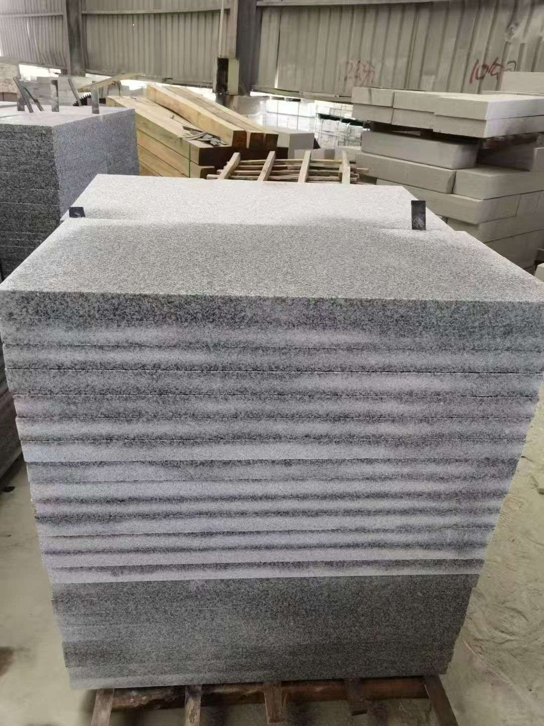 汕尾 芝麻白5公分火烧地铺成品，900*400，规格可定制