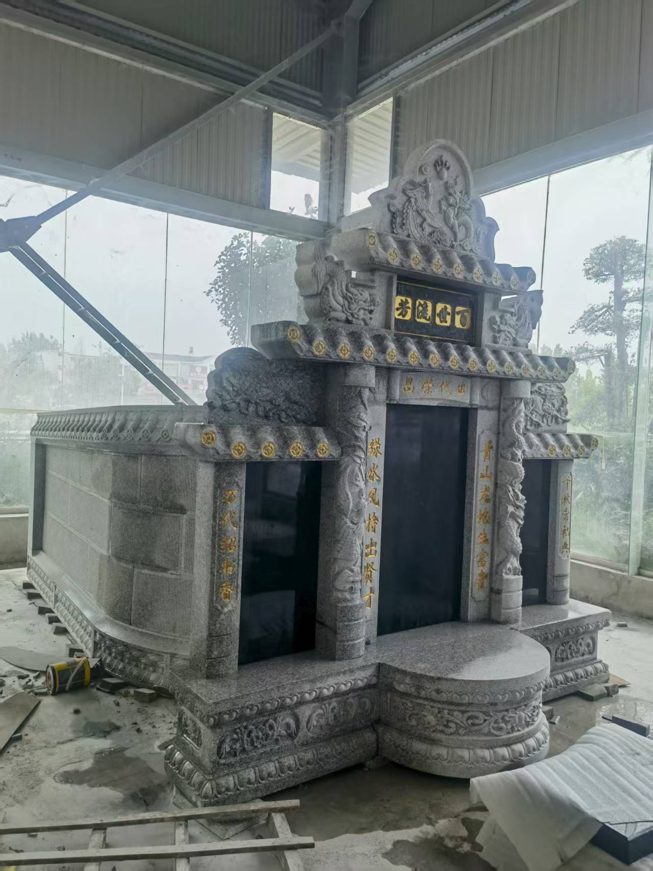 汕尾 芝麻白墓碑效果展示图