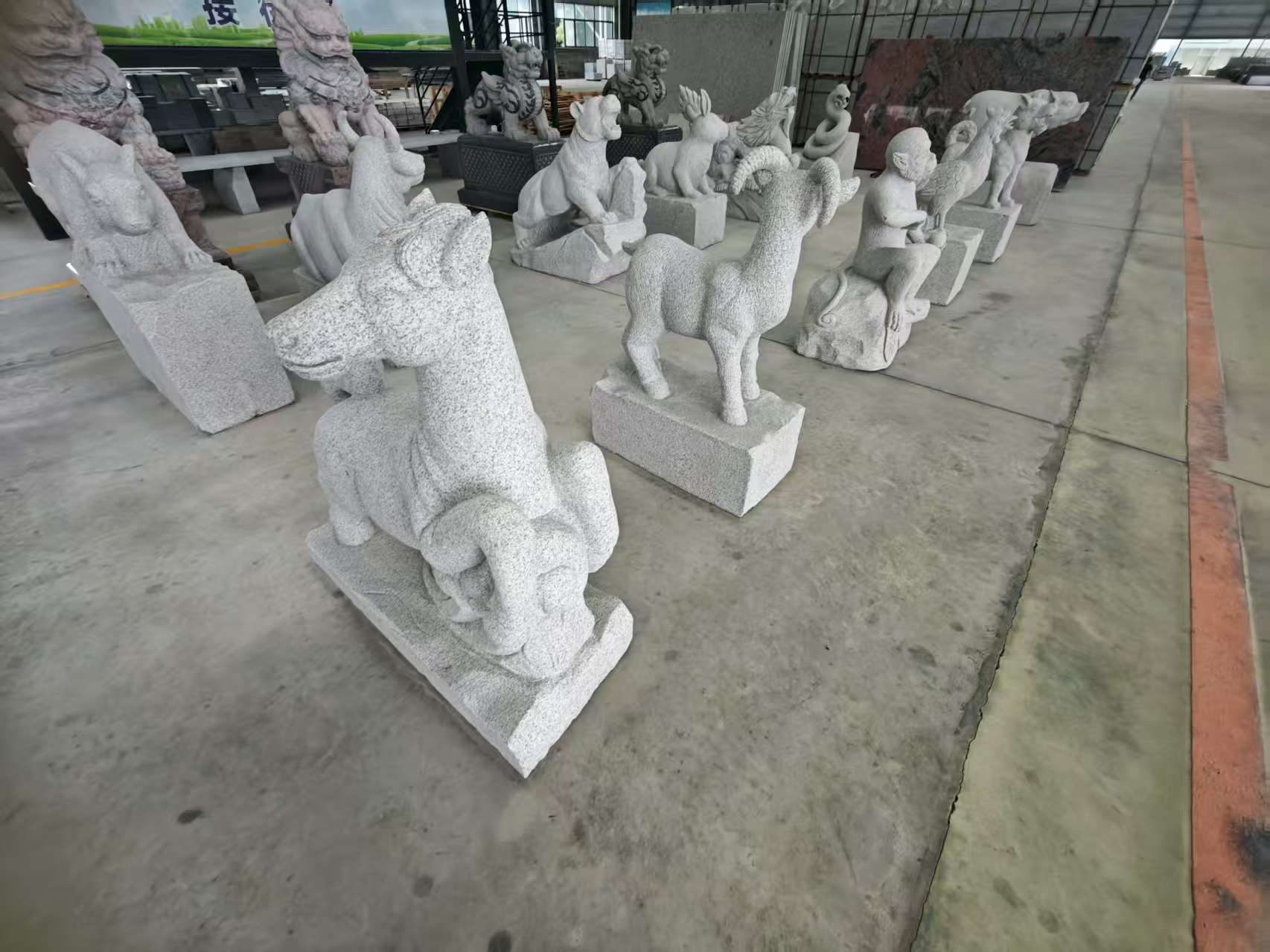 汕尾 芝麻白花岗岩造型立体雕刻——十二生肖