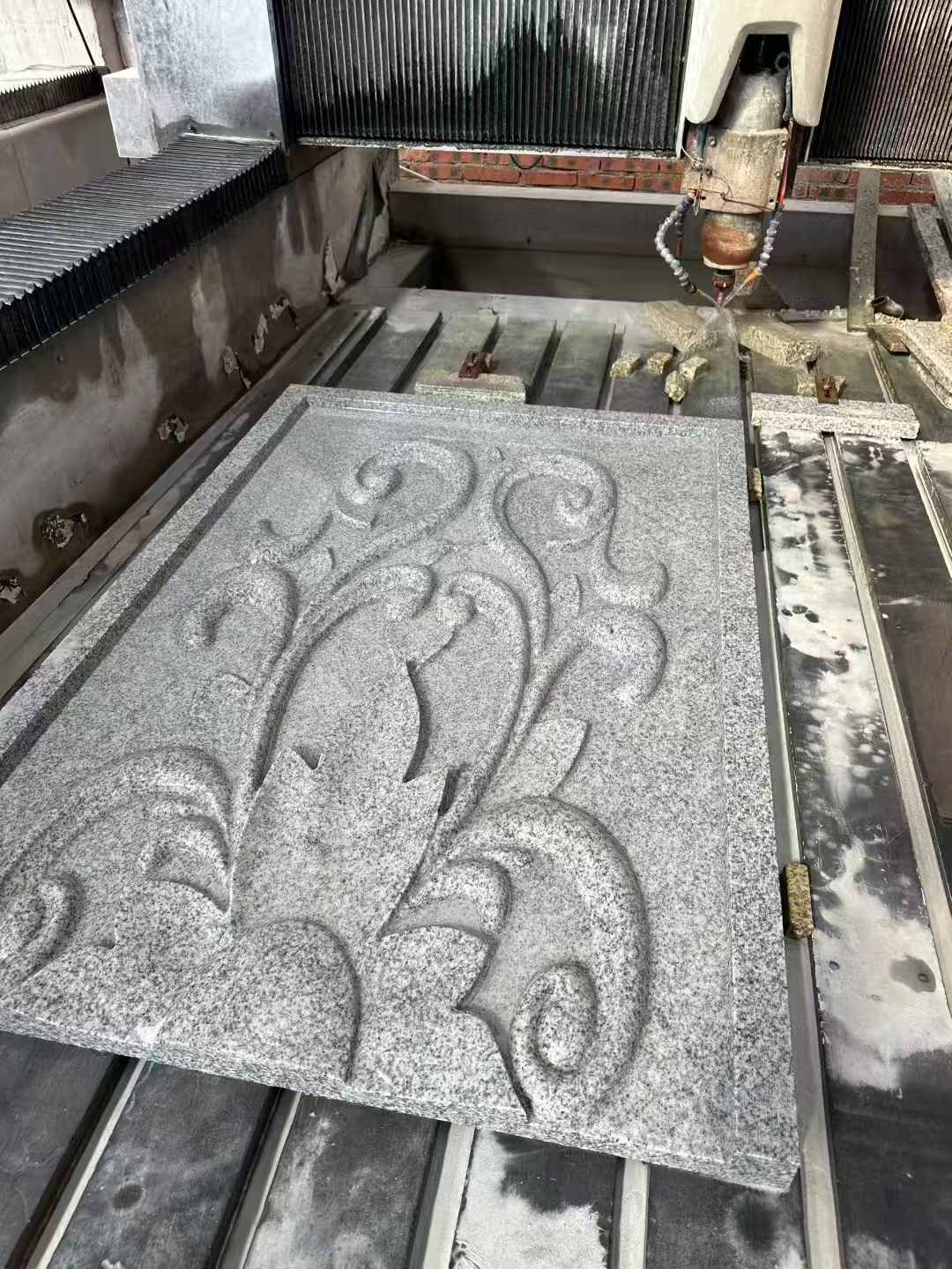 汕尾 白麻别墅干挂雕花板