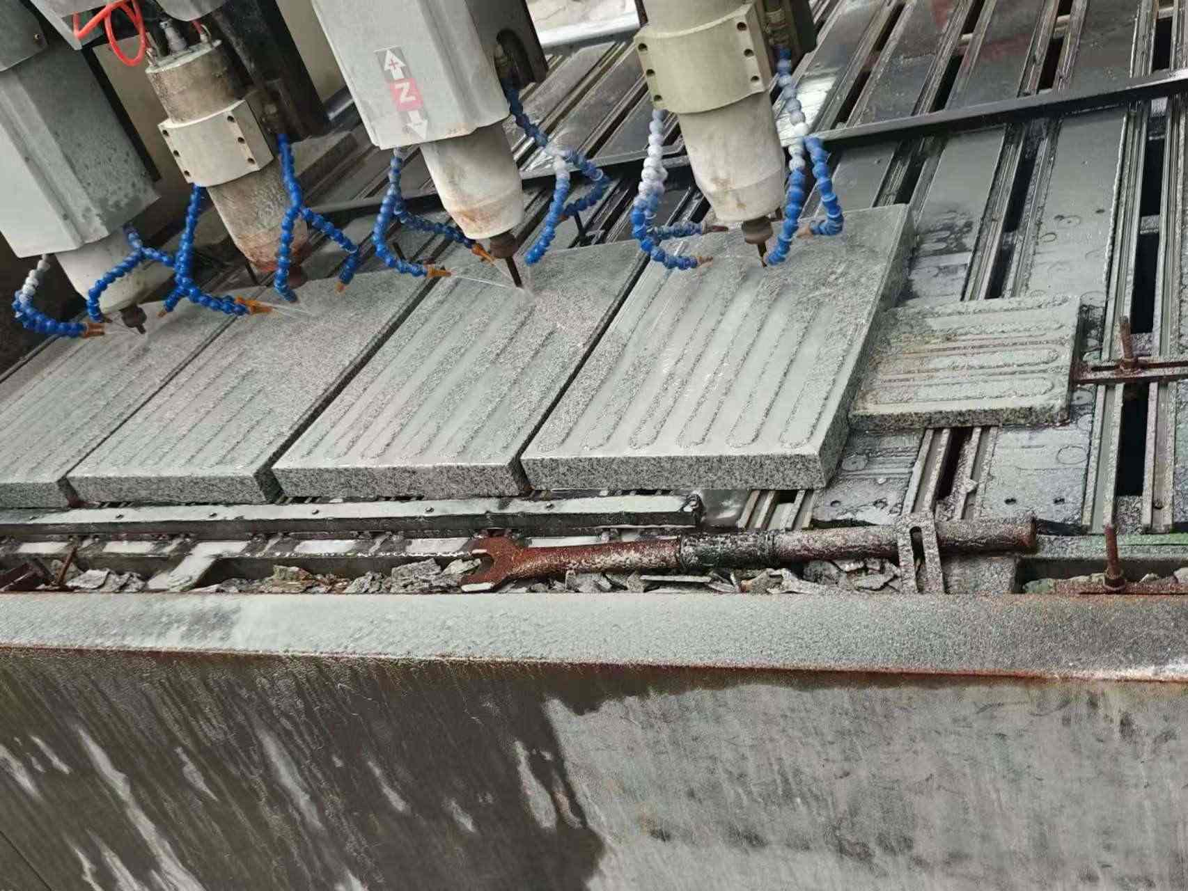 汕尾 芝麻白花岗岩荔枝面盲道雕刻