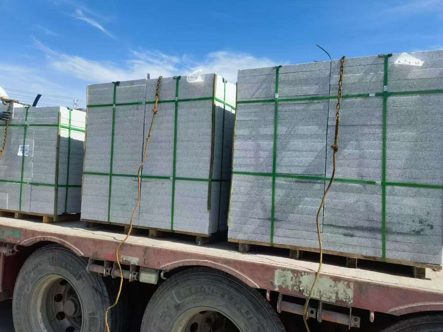 汕尾 芝麻白花岗岩地铺石装车日常