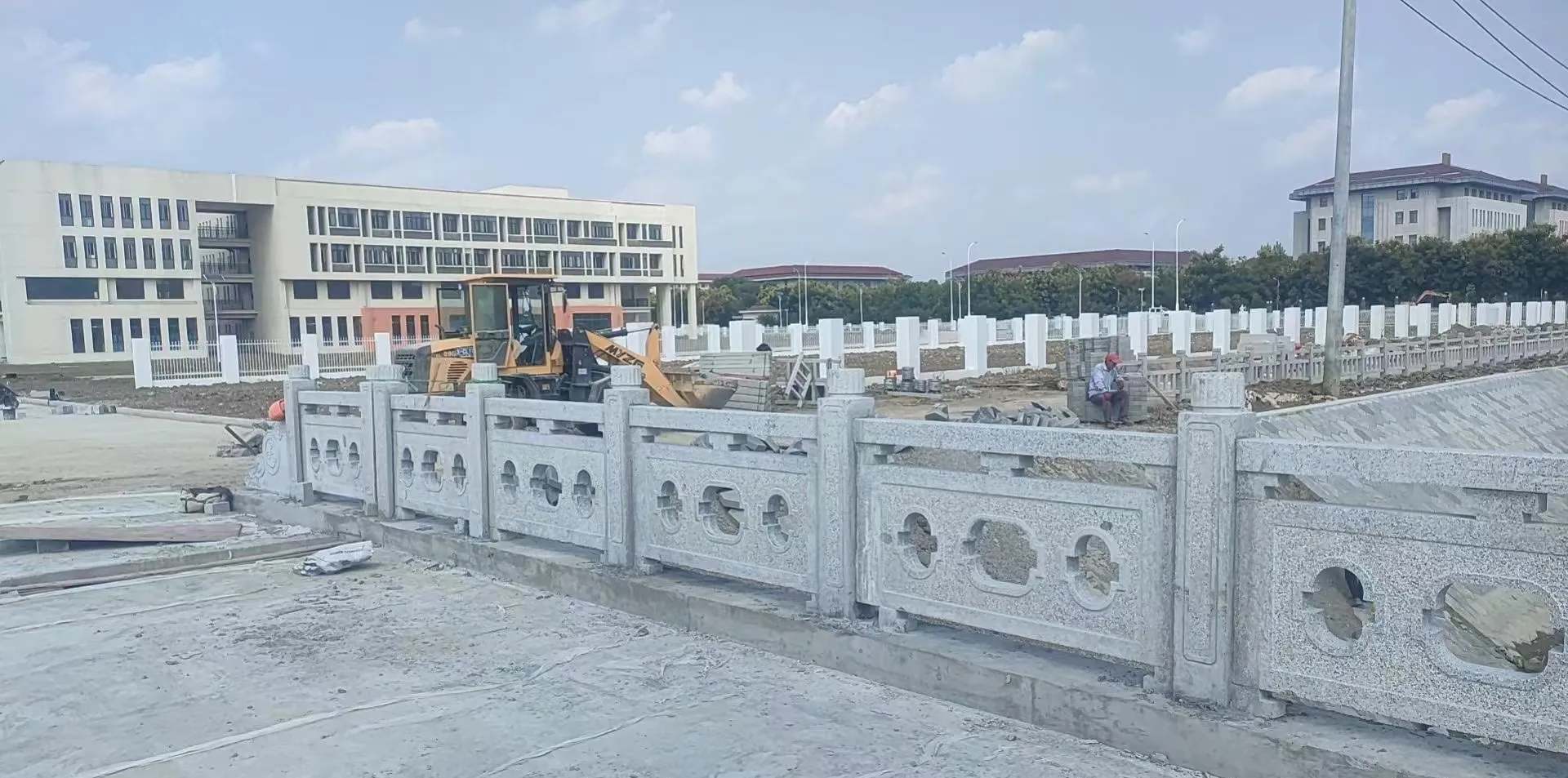 汕尾 白麻花岗岩荔枝面河道栏杆