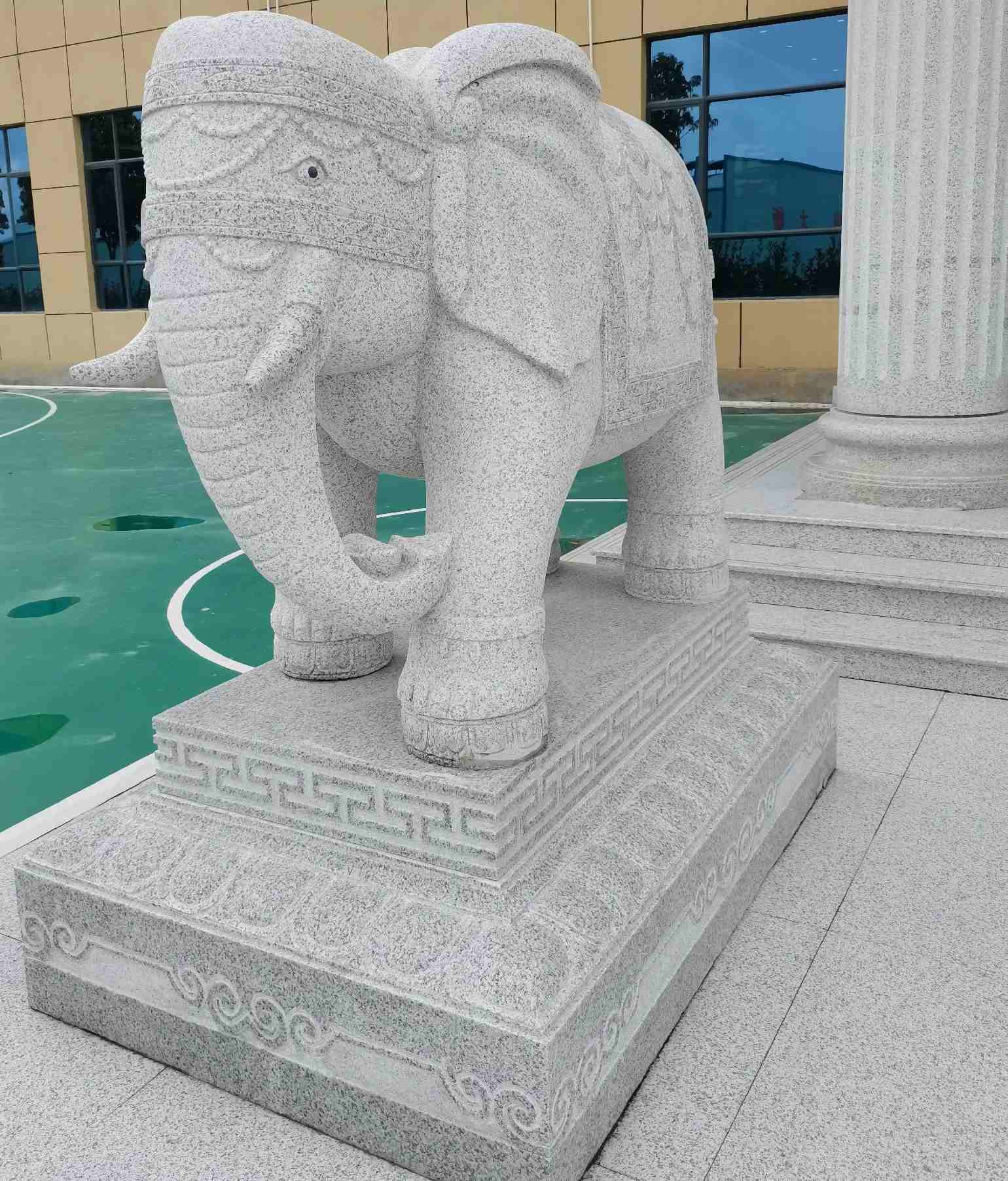 汕尾 白麻花岗岩动物异形石雕-大象