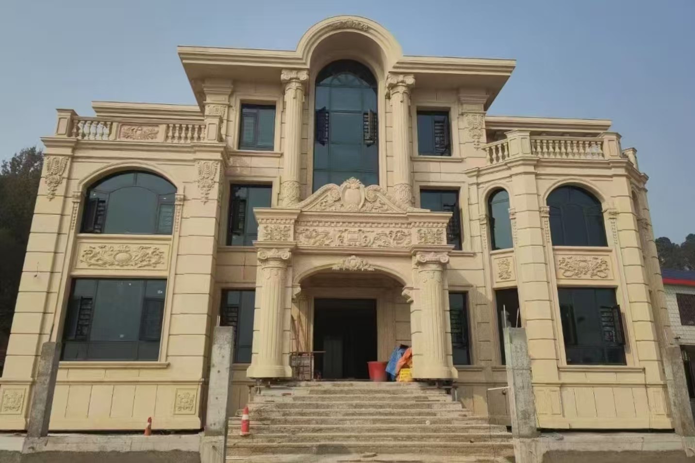 汕尾 黄金麻花岗岩别墅外墙干挂